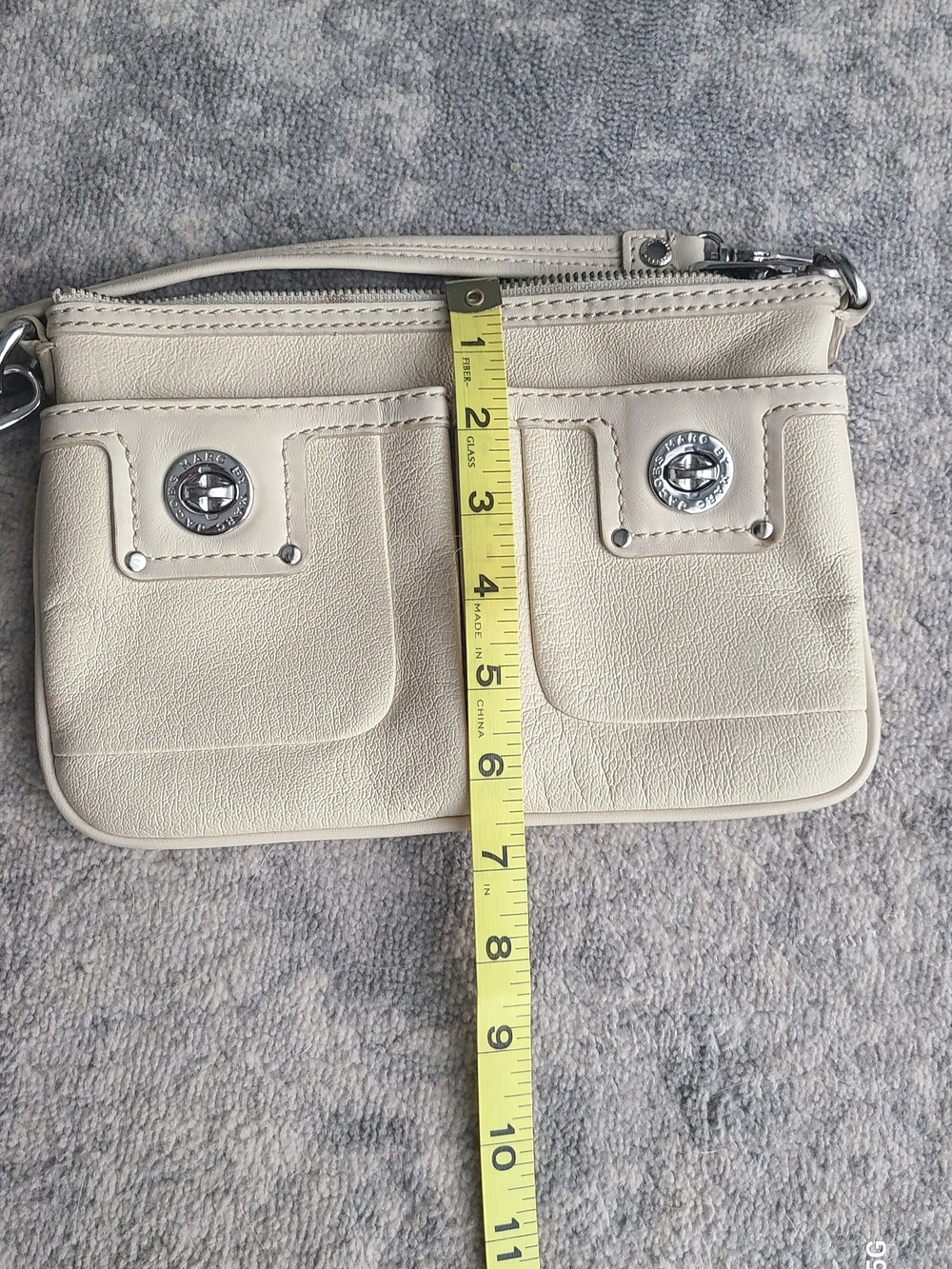 Marc Jacobs Cream Crossbody Bag - Minimal Leather Shoulder Purse - Picture 6 of 8